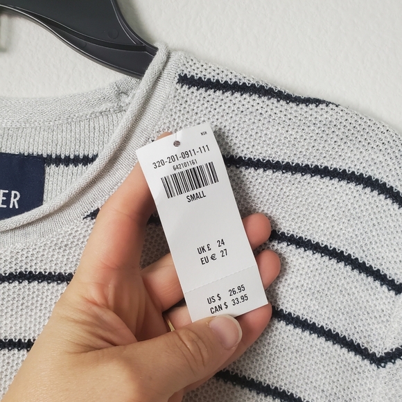 NEW Hollister Men's Cream White and Navy Striped Knit Shirt Size Small - Picture 3 of 10